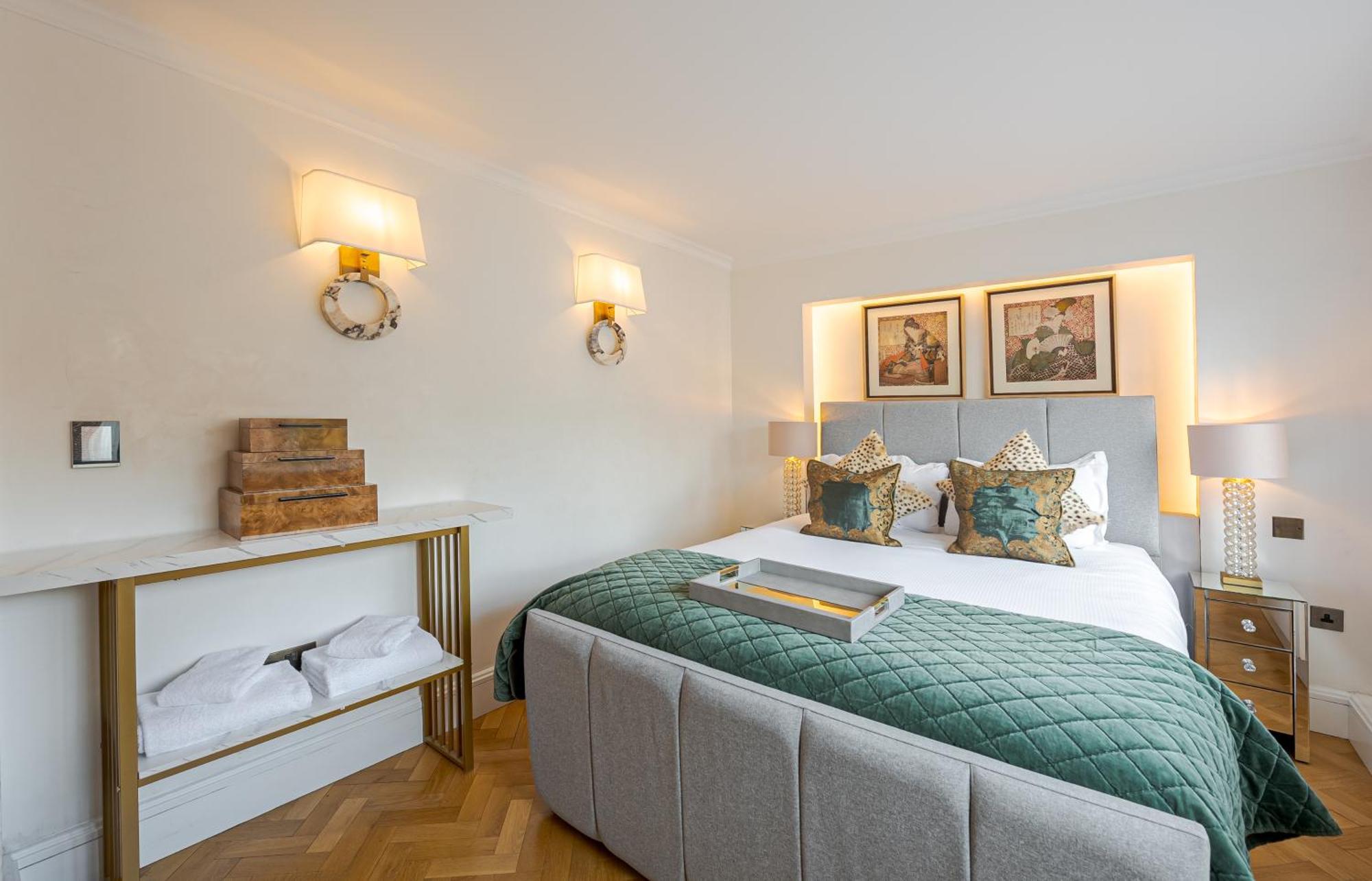 Modern Knightsbridge Apartment With Balcony Overlooking Harrods Prime Location London Exterior photo