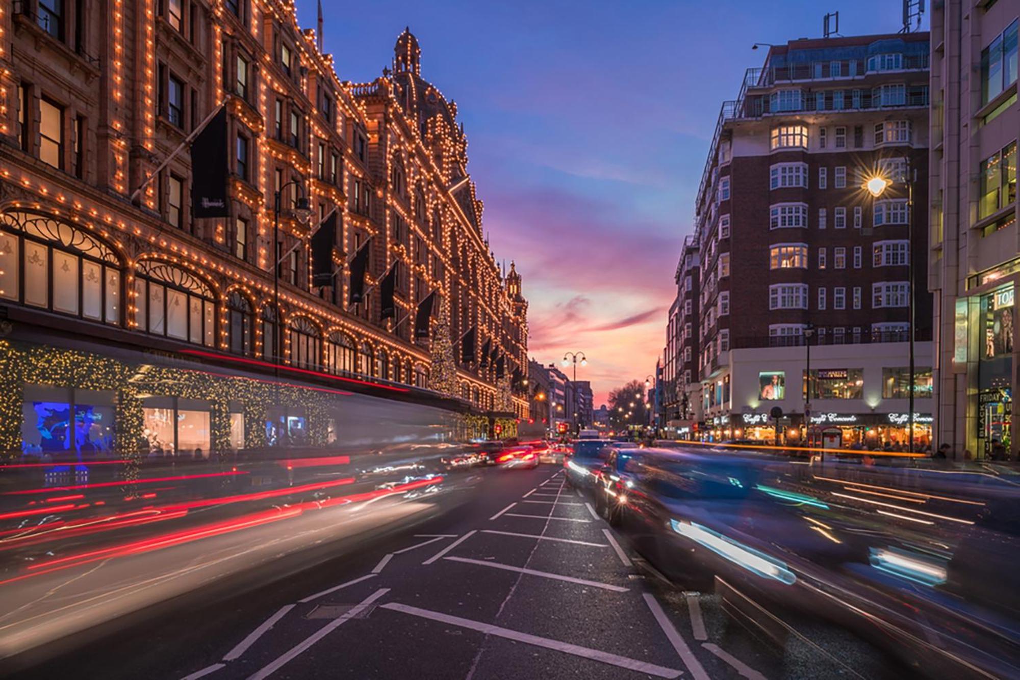 Modern Knightsbridge Apartment With Balcony Overlooking Harrods Prime Location London Exterior photo