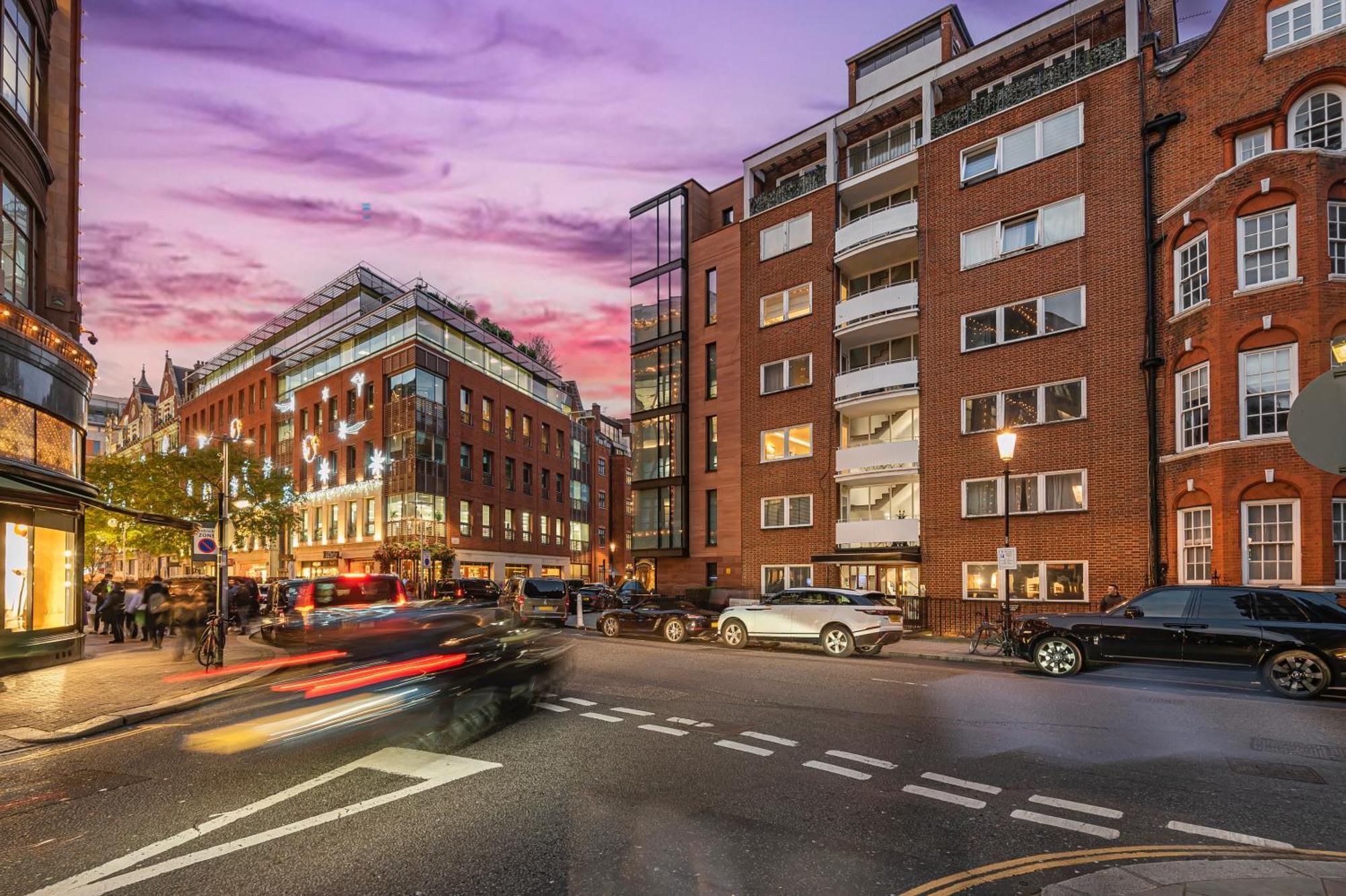 Modern Knightsbridge Apartment With Balcony Overlooking Harrods Prime Location London Exterior photo